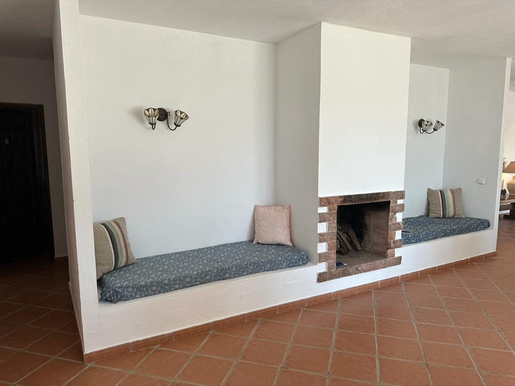 4 bedroom Villa for sale in Molvizar with pool - € 480,000 (Ref: 7790282)