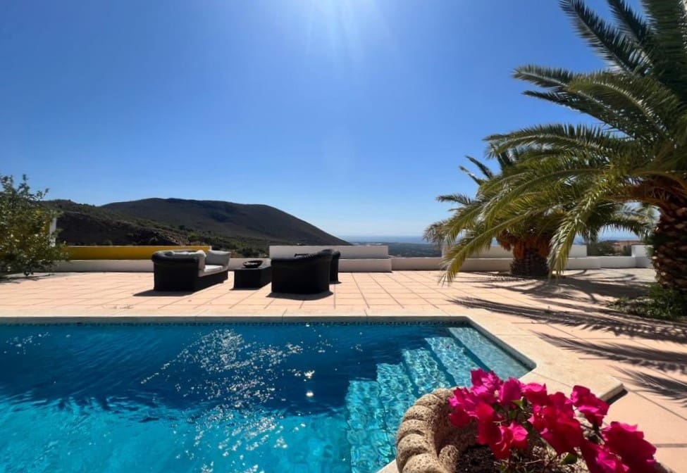 4 bedroom Villa for sale in Molvizar with pool - € 480,000 (Ref: 7790282)