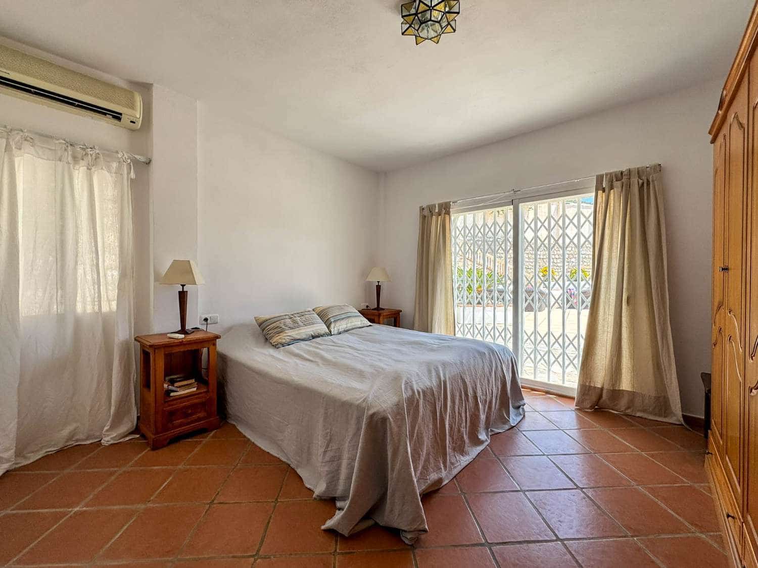 4 bedroom Villa for sale in Molvizar with pool - € 480,000 (Ref: 7790282)