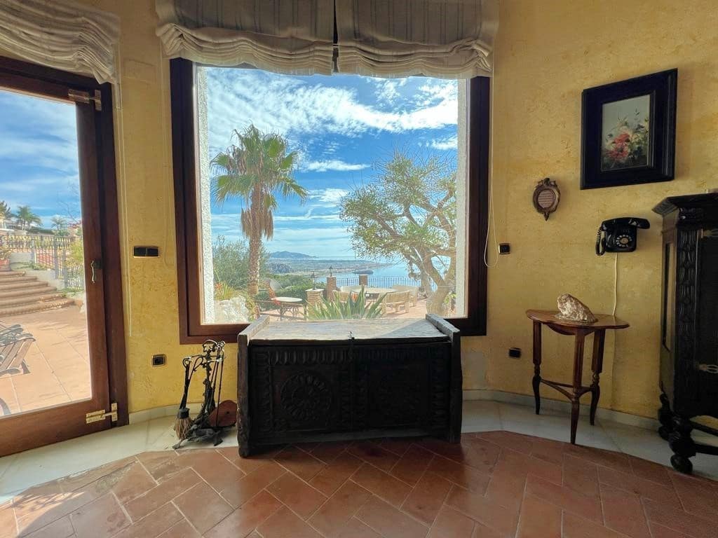 8 soveværelse Villa til salg i Salobrena med swimmingpool - € 3.750.000 (Ref: 7937233)