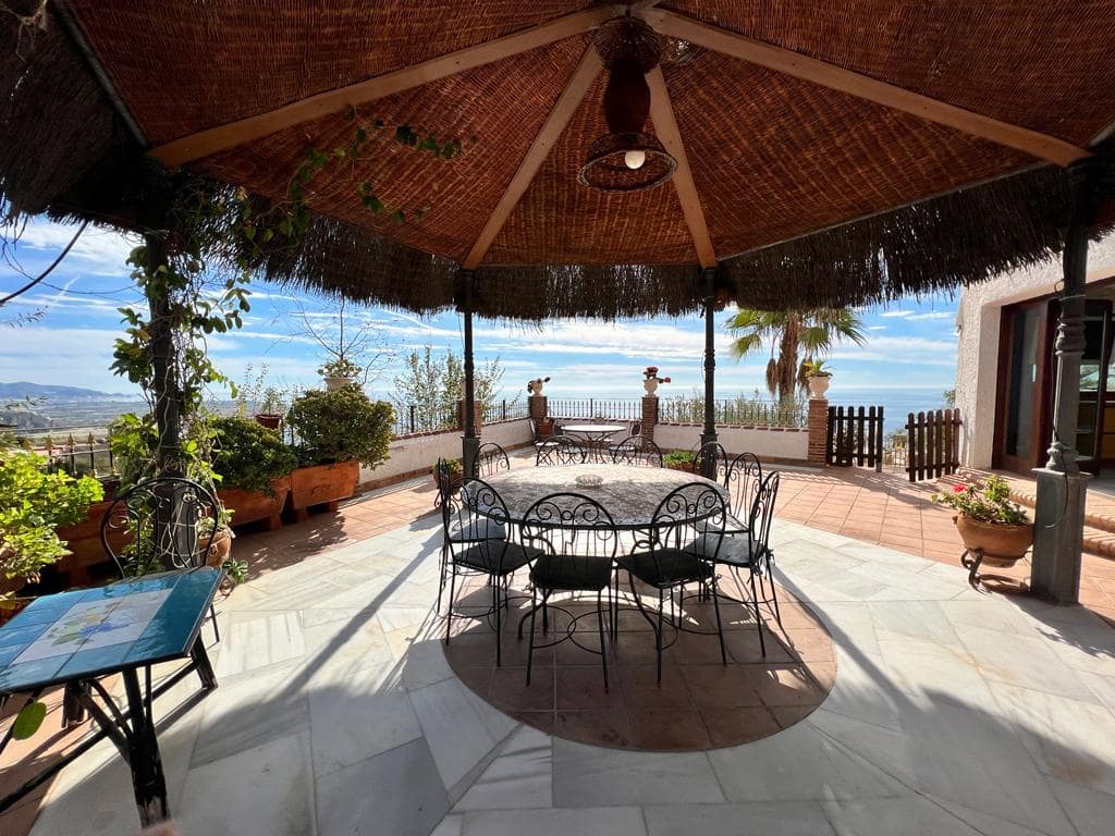 8 soveværelse Villa til salg i Salobrena med swimmingpool - € 3.750.000 (Ref: 7937233)