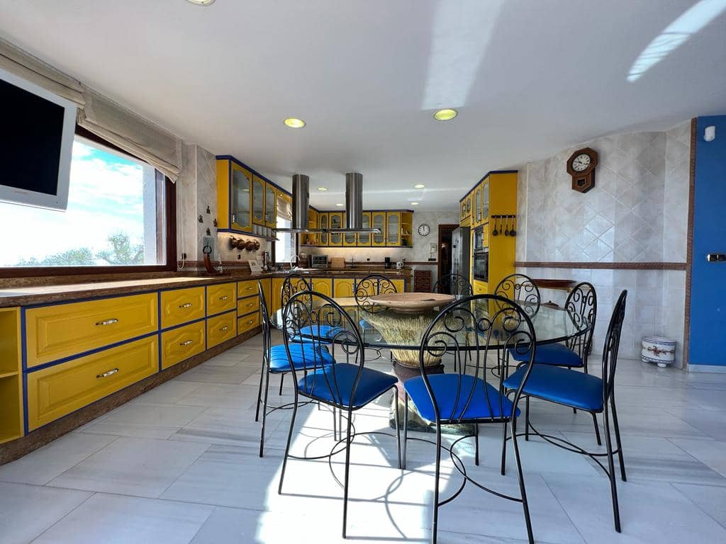 8 soveværelse Villa til salg i Salobrena med swimmingpool - € 3.750.000 (Ref: 7937233)