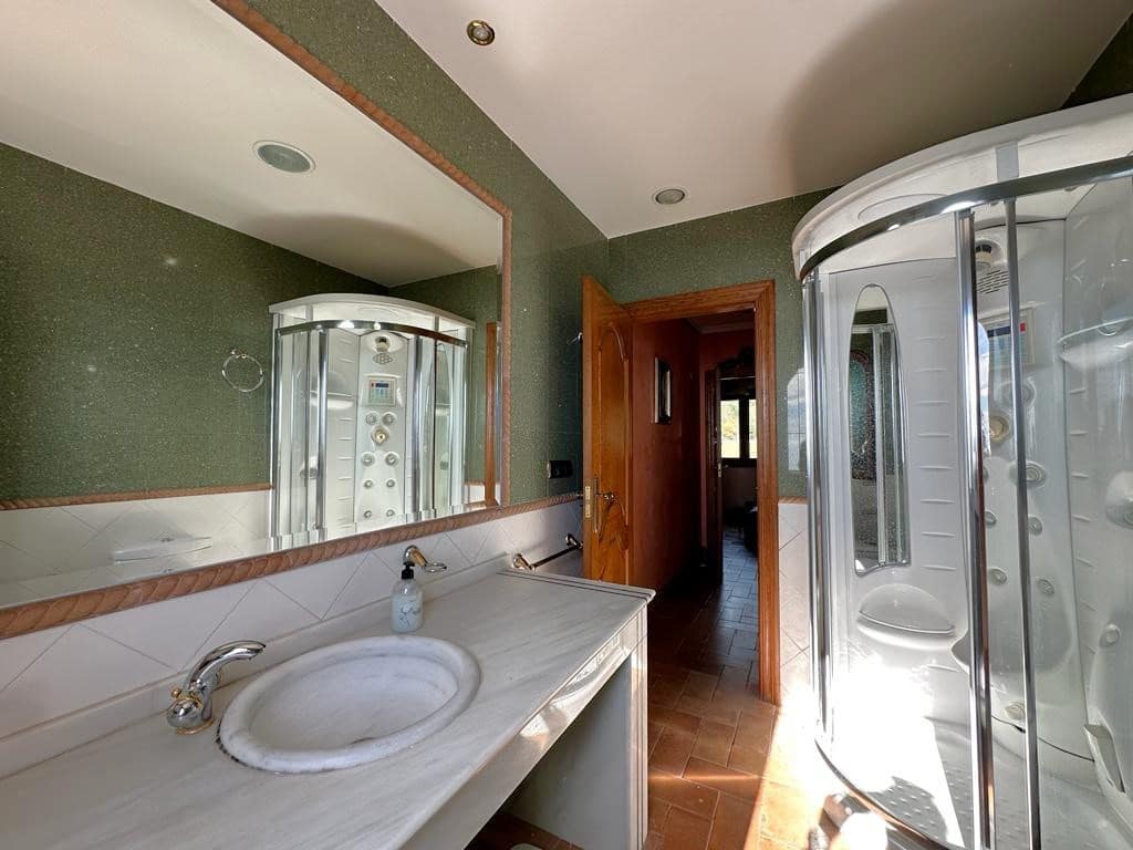 8 soveværelse Villa til salg i Salobrena med swimmingpool - € 3.750.000 (Ref: 7937233)