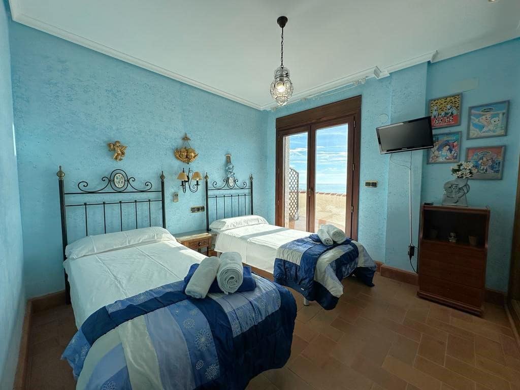 8 soveværelse Villa til salg i Salobrena med swimmingpool - € 3.750.000 (Ref: 7937233)