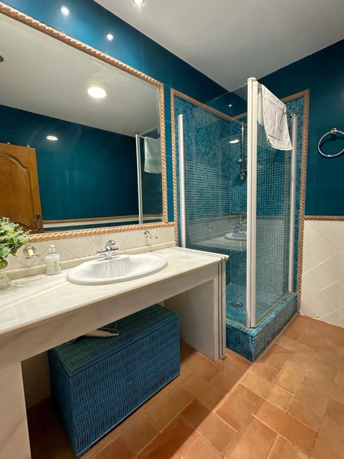 8 soveværelse Villa til salg i Salobrena med swimmingpool - € 3.750.000 (Ref: 7937233)