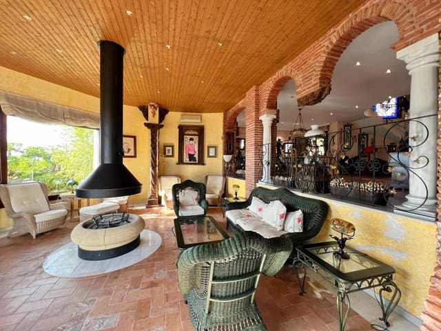 8 soverom Villa til salgs i Salobreña med svømmebasseng - € 3 750 000 (Ref: 7937233)