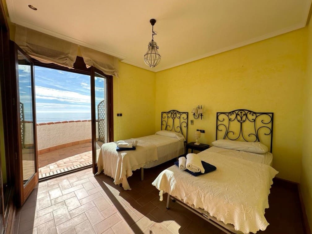 8 soveværelse Villa til salg i Salobrena med swimmingpool - € 3.750.000 (Ref: 7937233)