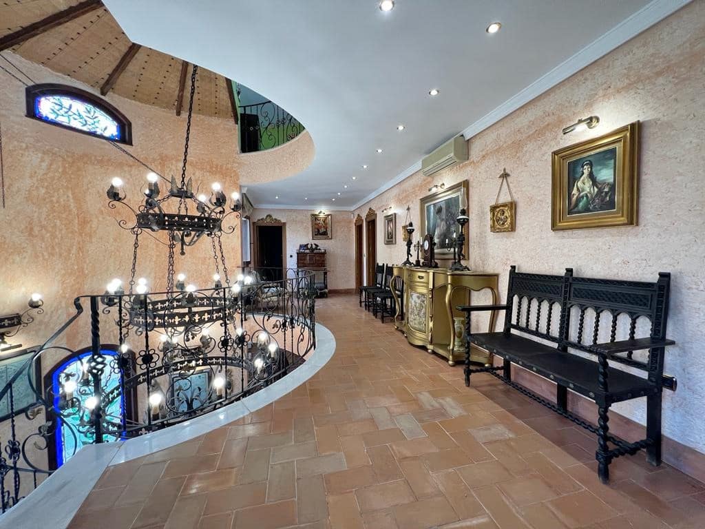 8 soveværelse Villa til salg i Salobrena med swimmingpool - € 3.750.000 (Ref: 7937233)