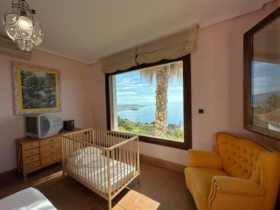 8 soveværelse Villa til salg i Salobrena med swimmingpool - € 3.750.000 (Ref: 7937233)