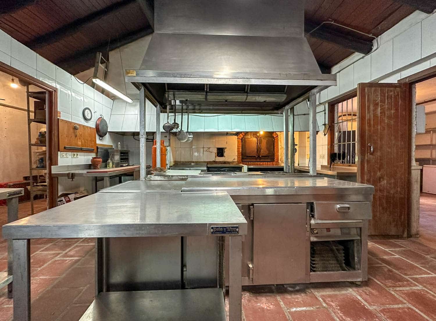 5 sypialnia Finka/Dom wiejski na sprzedaż w Velez de Benaudalla z basenem - 540 000 € (Ref: 7985690)