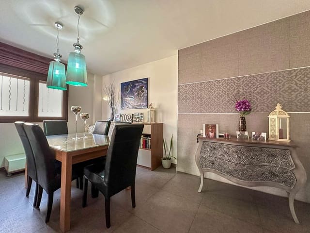 3 soveværelse Byhus til salg i Vélez de Benaudalla med swimmingpool - € 385.000 (Ref: 7993708)