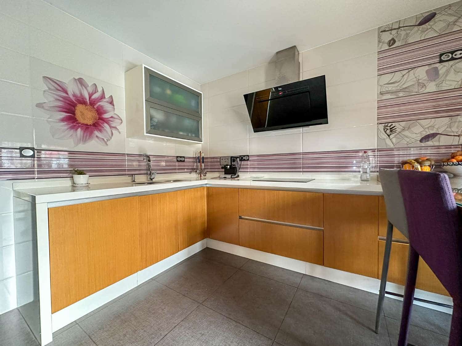 3 soverom Hus til salgs i Velez de Benaudalla med svømmebasseng - € 385 000 (Ref: 7993708)