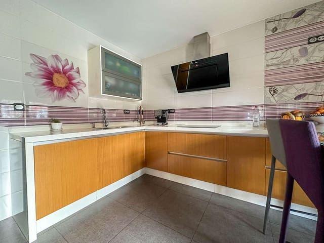 3 soveværelse Byhus til salg i Vélez de Benaudalla med swimmingpool - € 385.000 (Ref: 7993708)