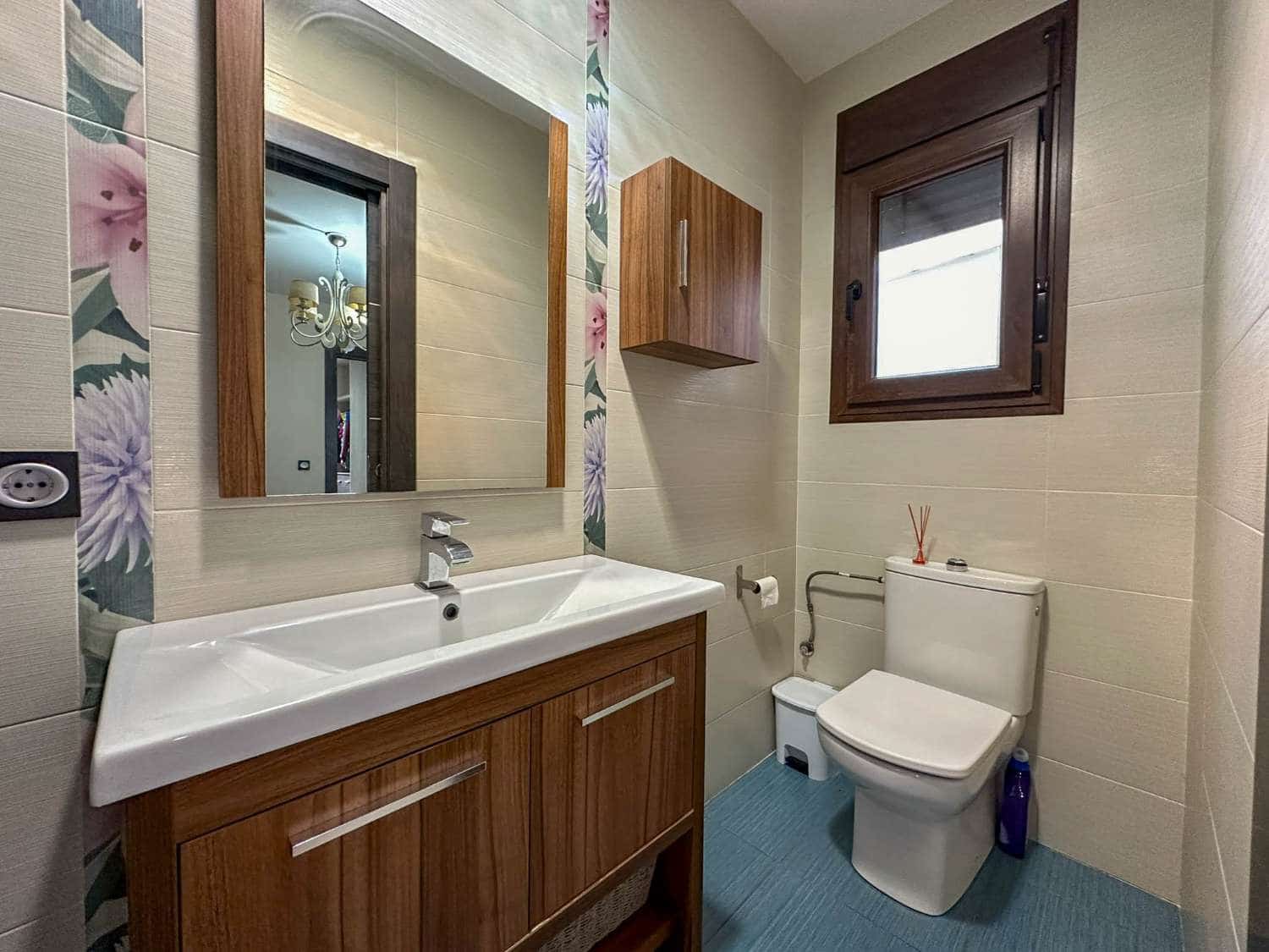 3 soverom Hus til salgs i Velez de Benaudalla med svømmebasseng - € 385 000 (Ref: 7993708)