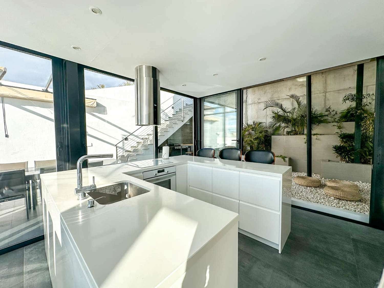 4 Zimmer Villa zu verkaufen in Salobrena mit Pool - 1.650.000 € (Ref: 8074042)