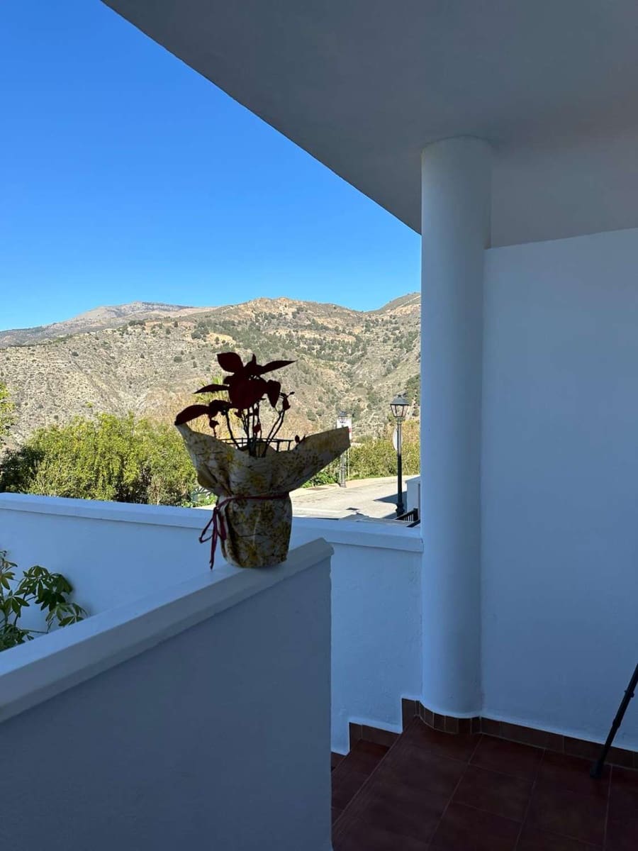 3 bedroom Townhouse for sale in Vélez de Benaudalla with garage € 147,000 (Ref 8113364)