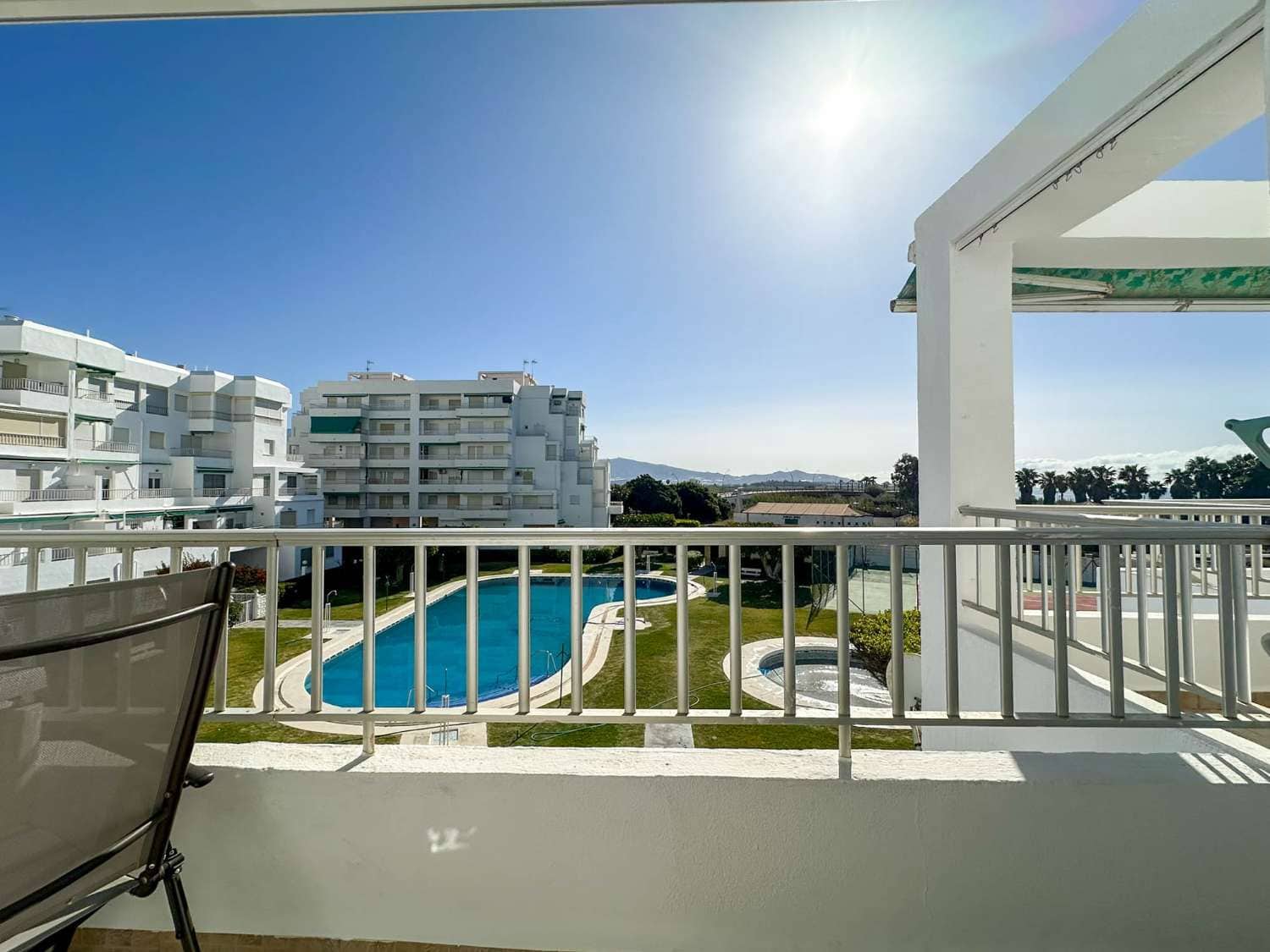 2 slaapkamer Flat te huur in Salobrena met zwembad - € 550 (Ref: 8339624)