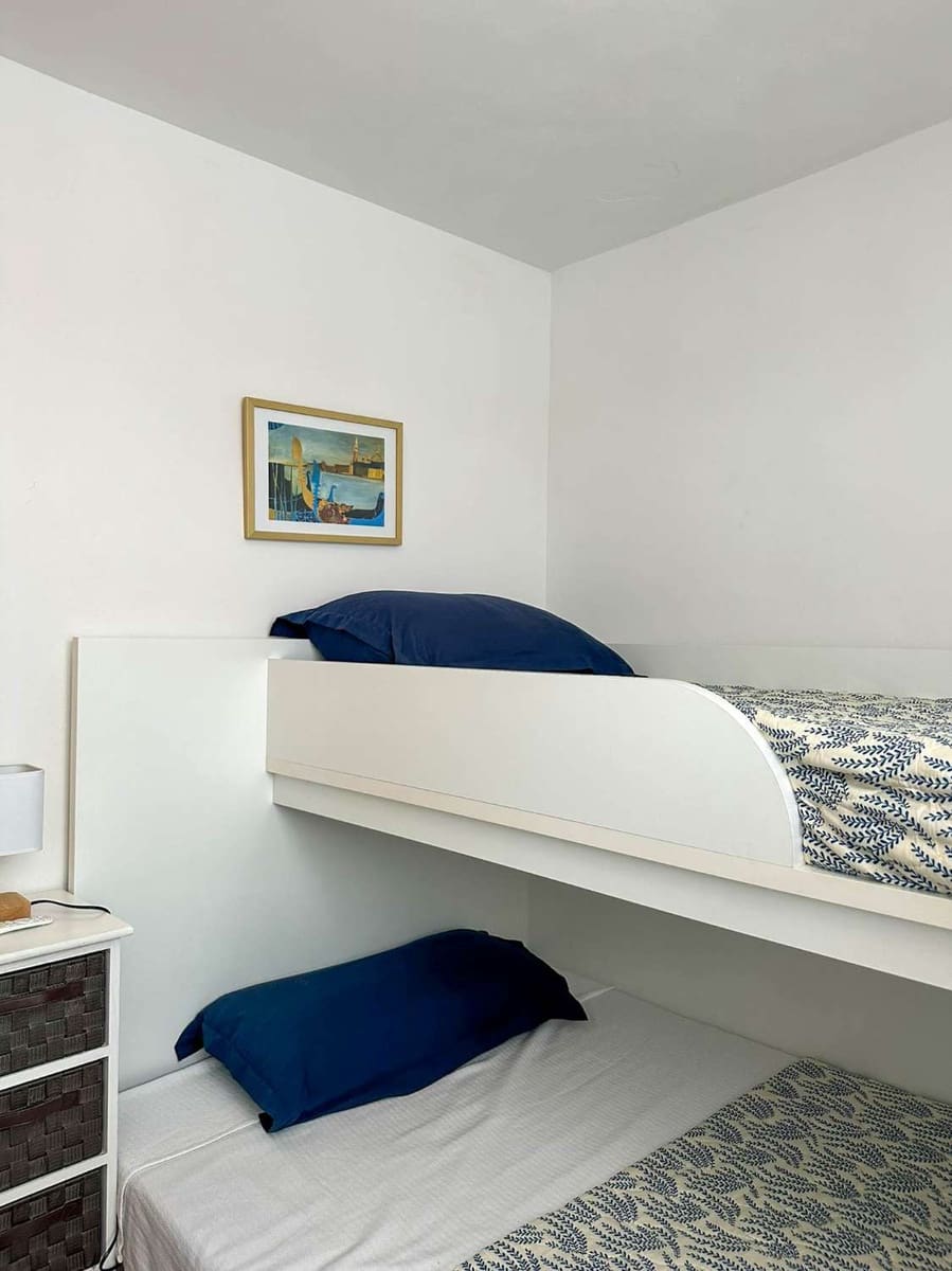 2 slaapkamer Flat te huur in Salobrena met zwembad - € 550 (Ref: 8339624)