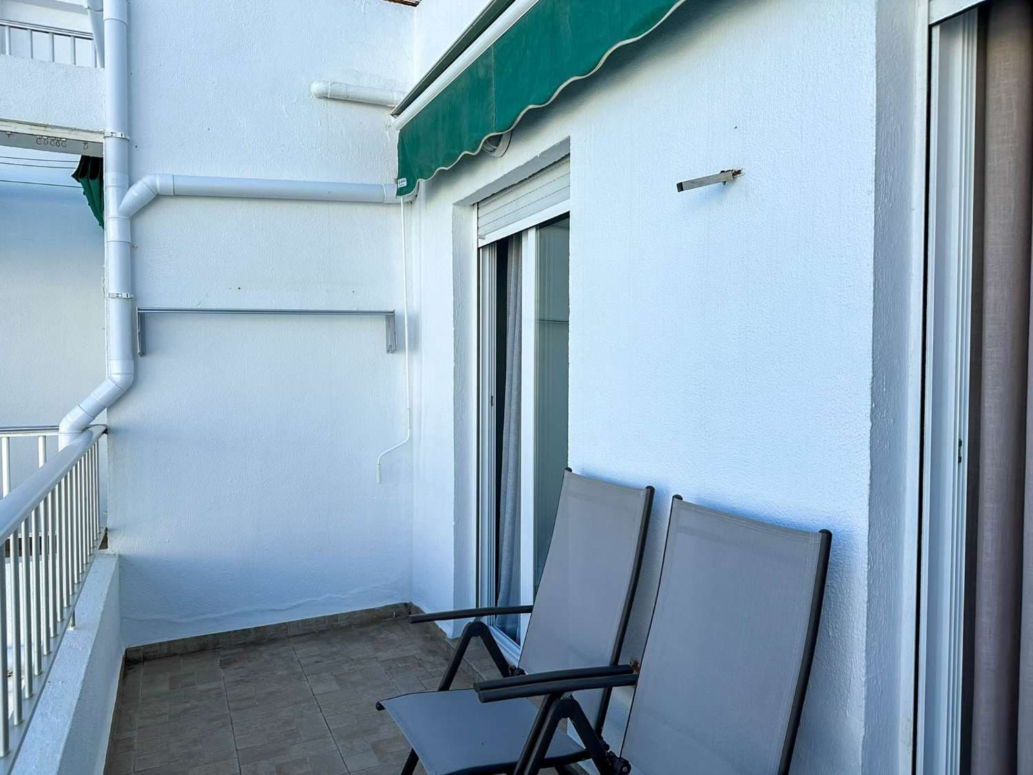 2 slaapkamer Flat te huur in Salobrena met zwembad - € 550 (Ref: 8339624)