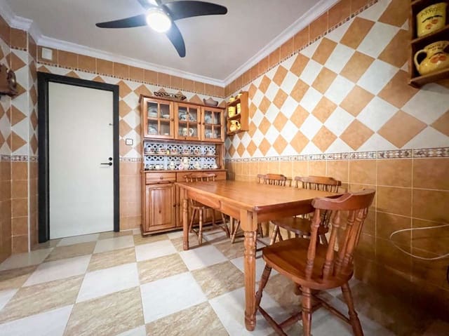 4 sypialnia Dom na sprzedaż w Salobreña z basenem - 399 000 € (Ref: 8383032)