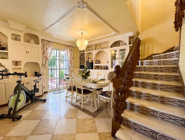 4 sypialnia Dom na sprzedaż w Salobreña z basenem - 399 000 € (Ref: 8383032)