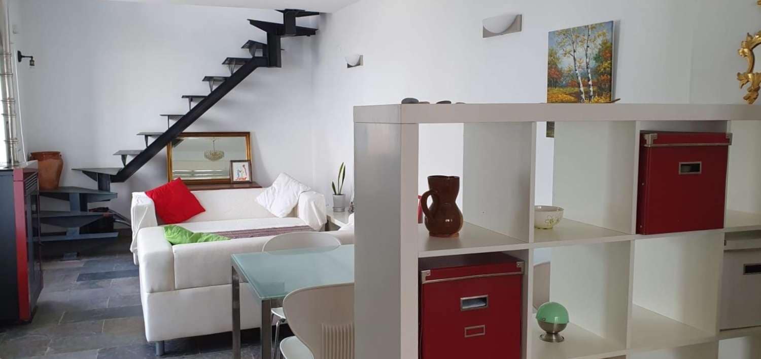 2 soveværelse Byhus til leje i Los Guajares - € 600 (Ref: 8644741)