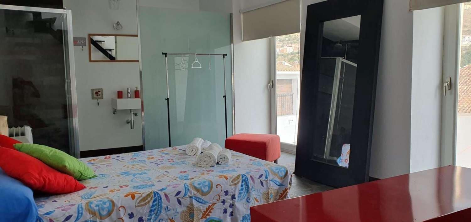 2 soveværelse Byhus til leje i Los Guajares - € 600 (Ref: 8644741)