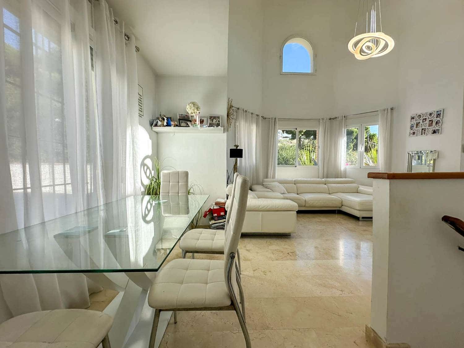 3 soveværelse Semi-Rækkehus til salg i Salobrena med swimmingpool - € 499.000 (Ref: 8671789)