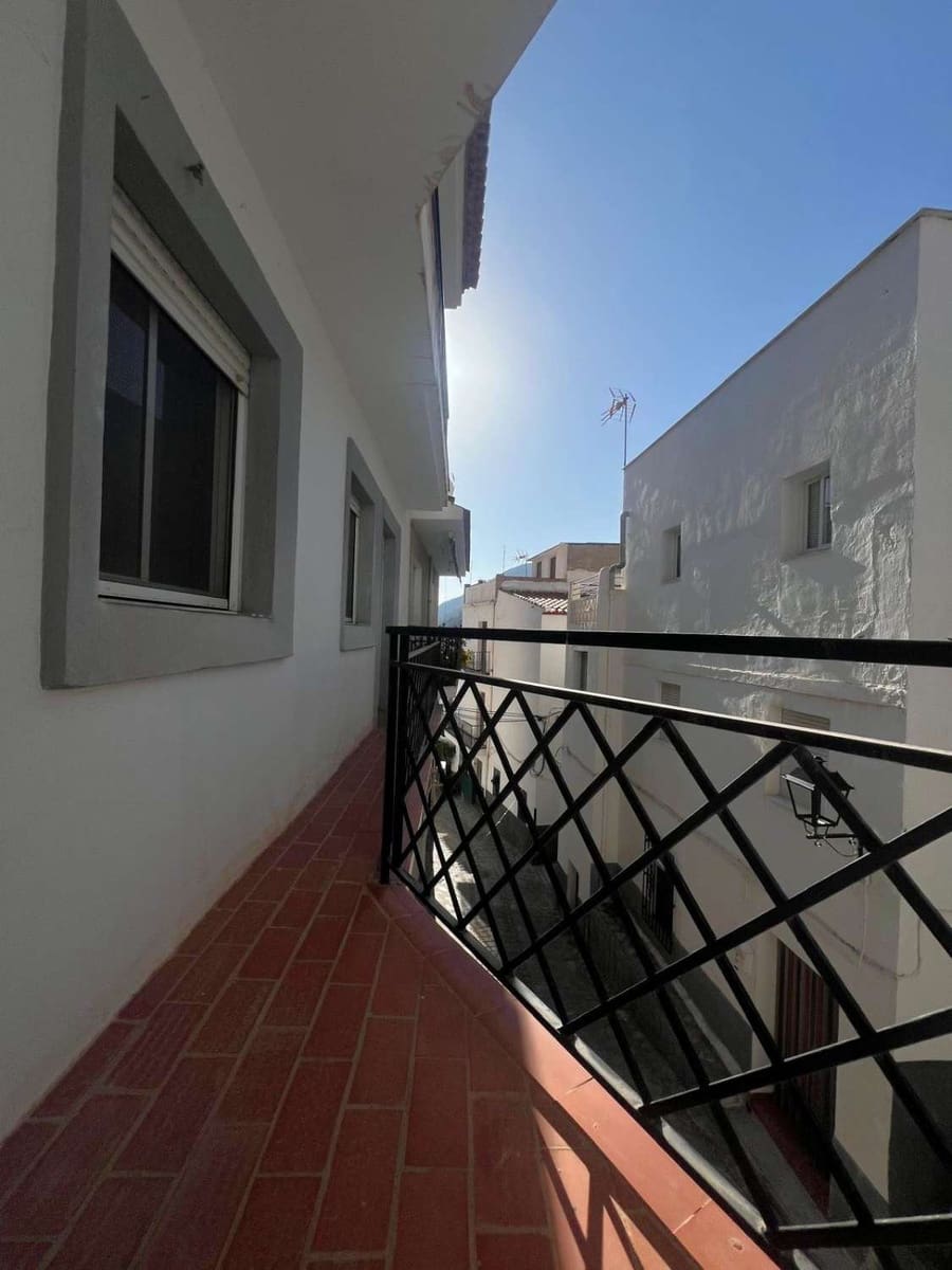 3 soveværelse Lejlighed til salg i Los Guajares - € 87.000 (Ref: 8867032)