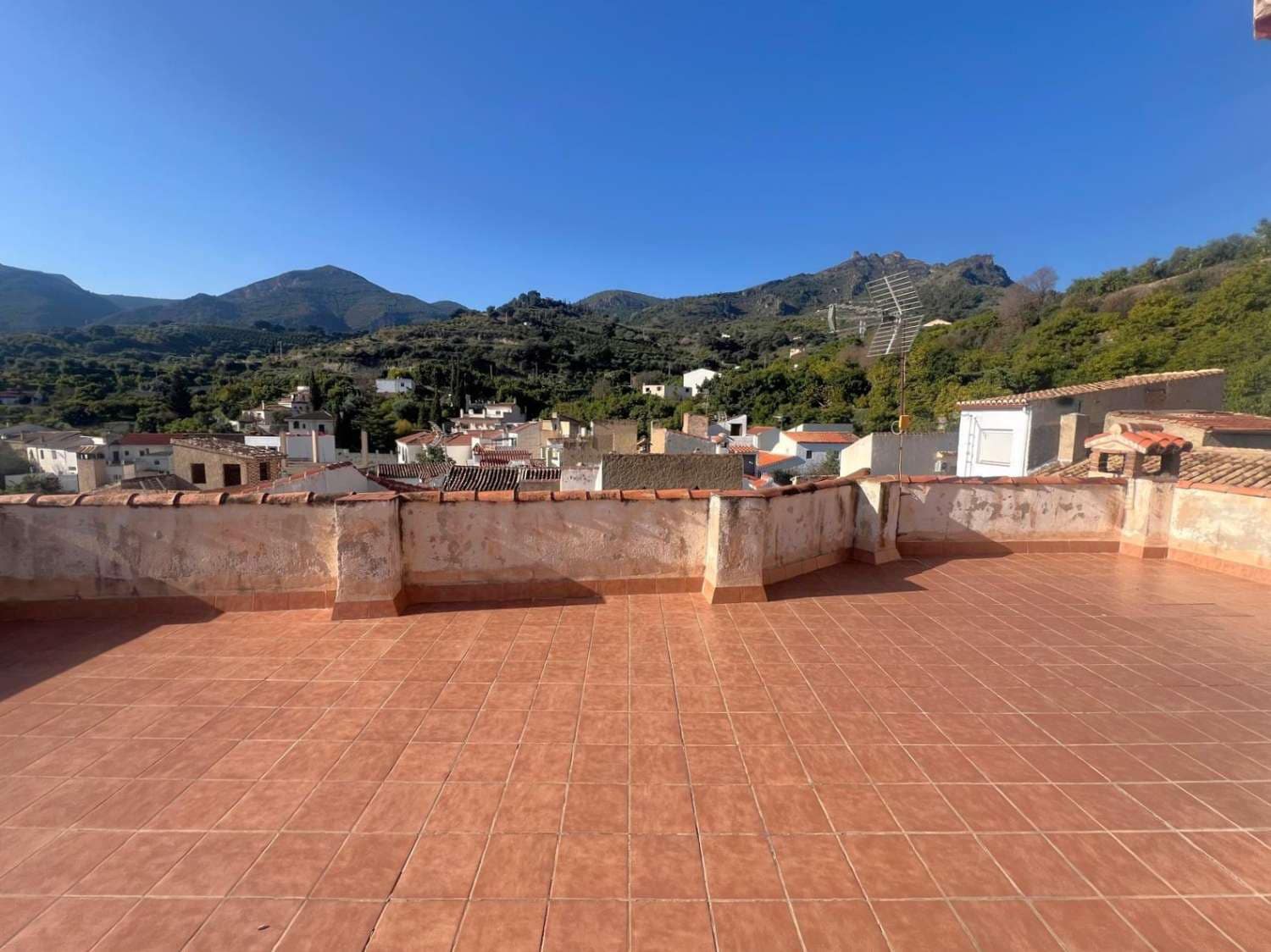 3 soveværelse Lejlighed til salg i Los Guajares - € 87.000 (Ref: 8867032)