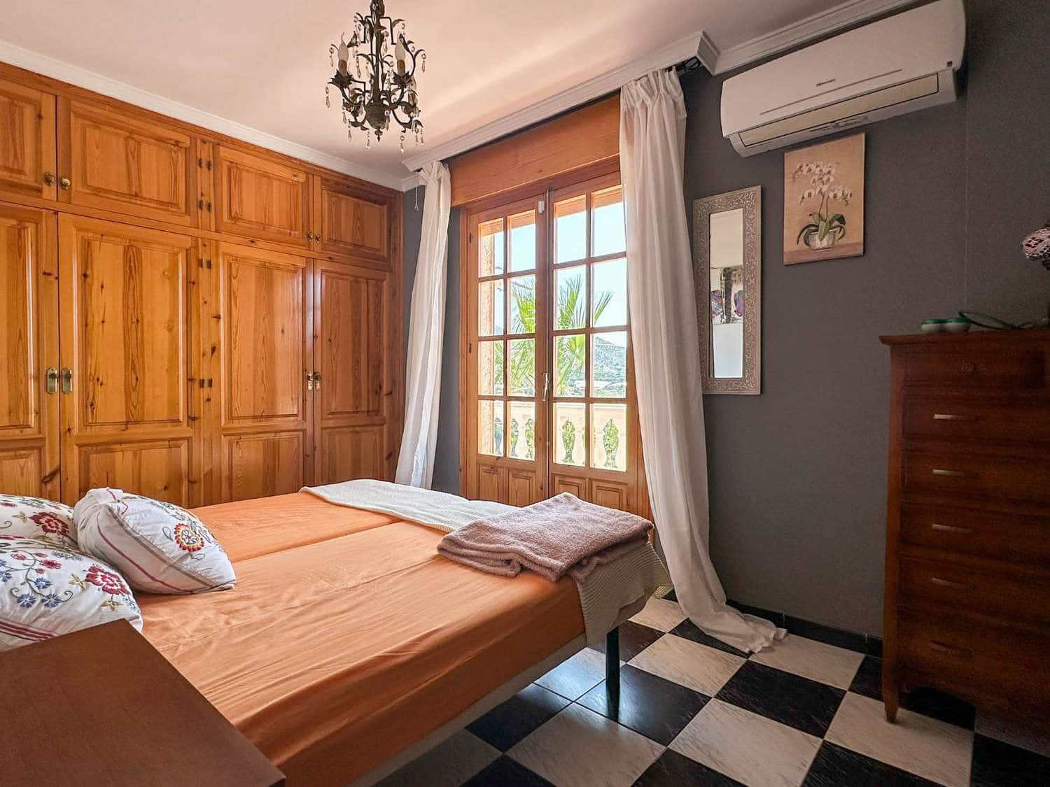 5 soveværelse Villa til salg i Itrabo med swimmingpool garage - € 1.500.000 (Ref: 8867033)