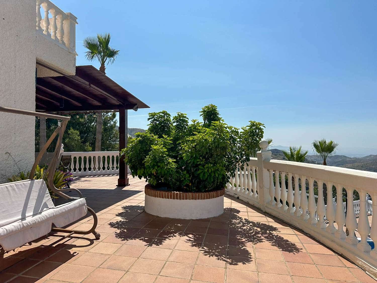 5 soveværelse Villa til salg i Itrabo med swimmingpool garage - € 1.500.000 (Ref: 8867033)