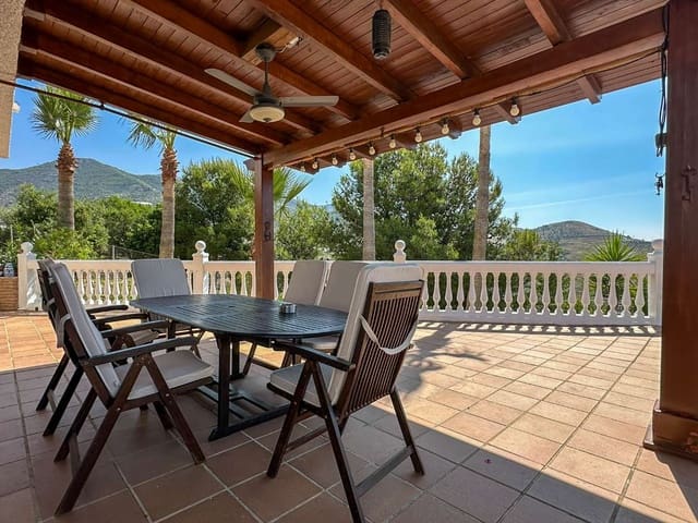 5 soveværelse Villa til salg i Itrabo med swimmingpool garage - € 1.500.000 (Ref: 8867033)