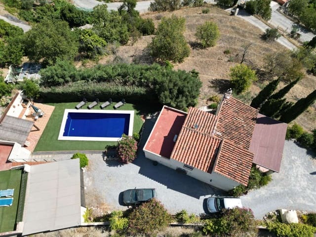 3 sovrum Villa till salu i Salobreña med pool garage - 395 000 € (Ref: 8932157)