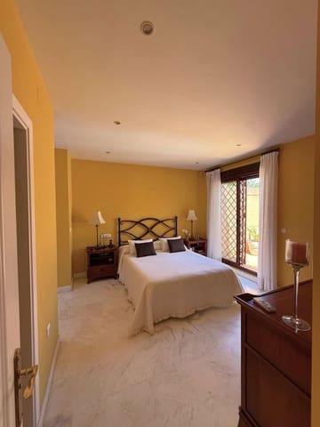 4 bedroom Terraced Villa for sale in Motril with pool - € 570,000 (Ref: 9023025)