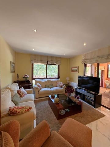 4 bedroom Terraced Villa for sale in Motril with pool - € 570,000 (Ref: 9023025)