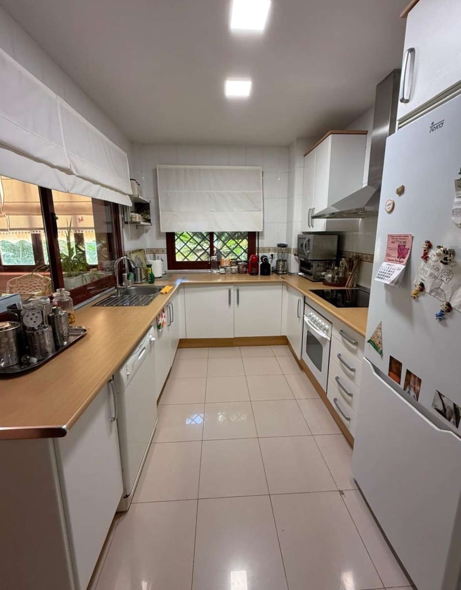 4 soverom Rekkehus til salgs i Motril med svømmebasseng - € 570 000 (Ref: 9023025)