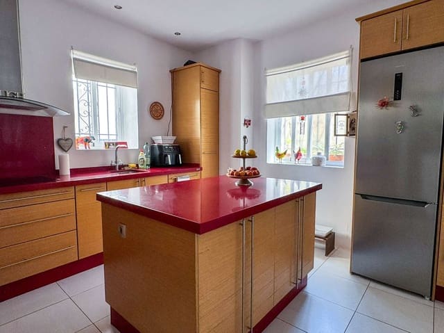 5 sypialnia Dom na sprzedaż w Itrabo - 200 000 € (Ref: 9042044)