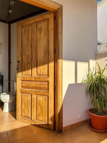 4 bedroom Townhouse for sale in Vélez de Benaudalla - € 145,000 (Ref: 9075737)