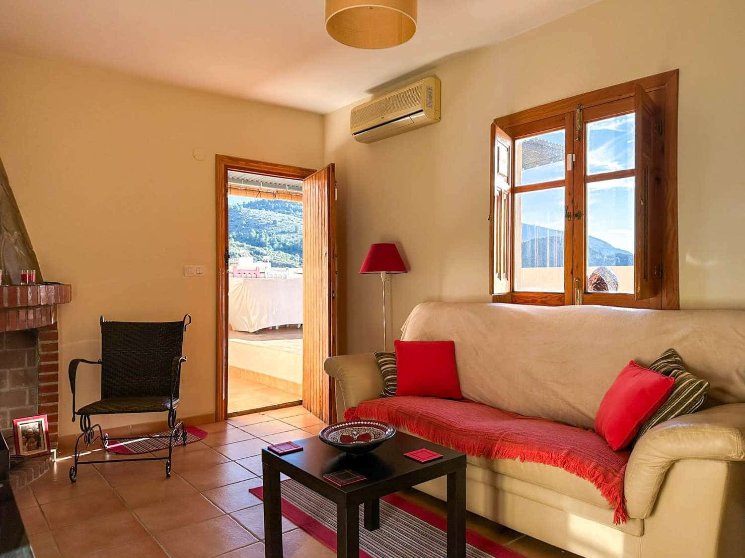 4 soverom Hus til salgs i Velez de Benaudalla - € 145 000 (Ref: 9075737)