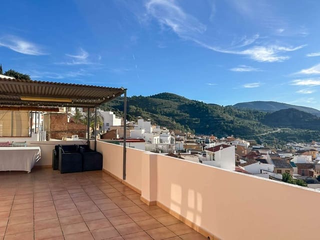 4 bedroom Townhouse for sale in Vélez de Benaudalla - € 145,000 (Ref: 9075737)