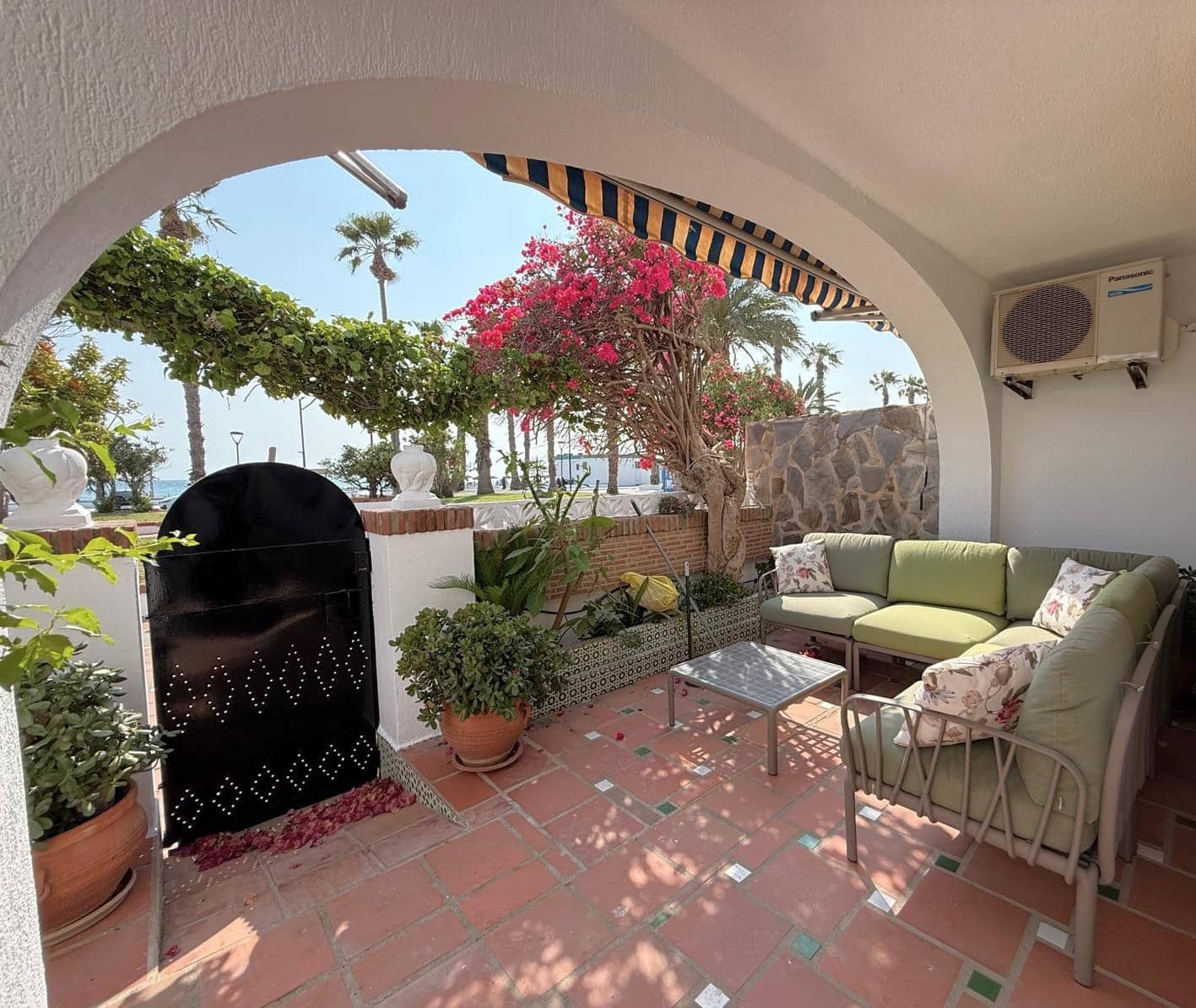 3 soverom Hus til salgs i Salobrena med svømmebasseng - € 1 505 (Ref: 9108502)