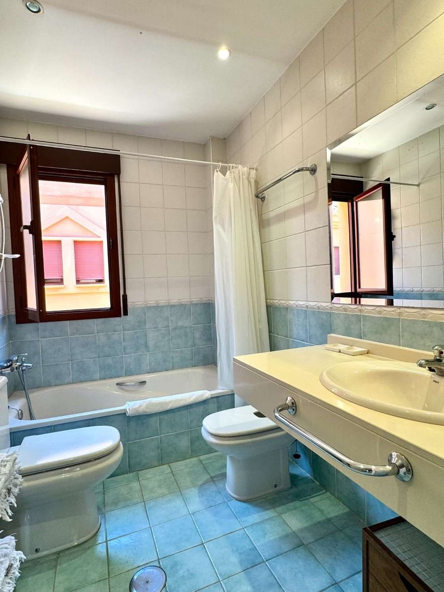 4 soveværelse Byhus til salg i Motril med swimmingpool - € 550.000 (Ref: 9110092)