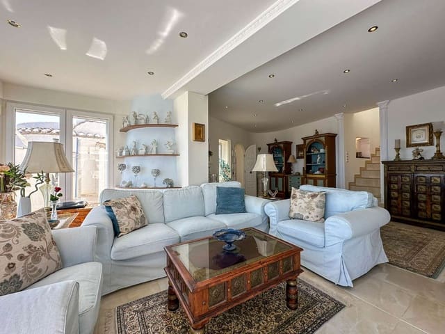 4 sypialnia Willa na sprzedaż w Salobreña z basenem - 749 000 € (Ref: 9113955)