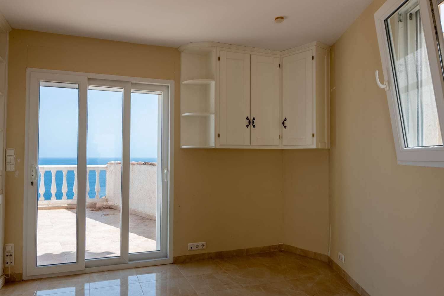 4 bedroom Villa for sale in Salobrena with pool - € 659,000 (Ref: 9113955)