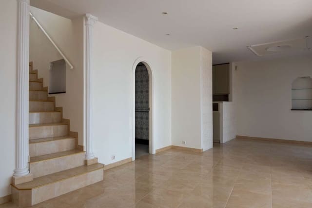 Chalet de 4 habitaciones en Salobreña en venta con piscina - 659.000 € (Ref: 9113955)