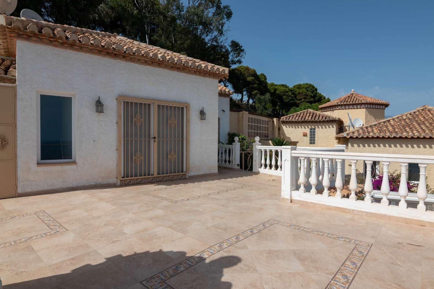 4 bedroom Villa for sale in Salobrena with pool - € 659,000 (Ref: 9113955)
