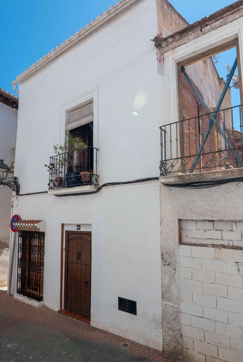 Casa de 4 habitaciones en Salobreña en venta - 425.000 € (Ref: 9113956)
