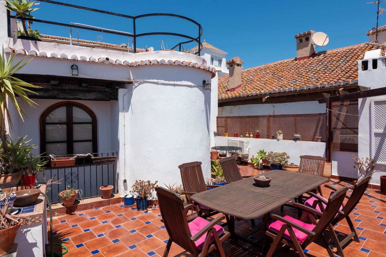 Casa de 4 habitaciones en Salobreña en venta - 425.000 € (Ref: 9113956)