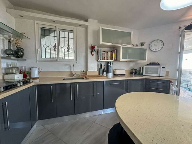 3 Zimmer Villa zu verkaufen in Salobreña mit Pool Garage - 485.000 € (Ref: 9142130)